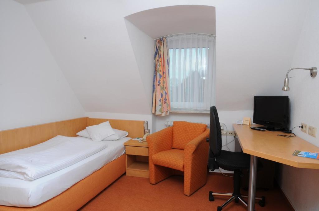 Hotel Hubertus Хановер Стая снимка